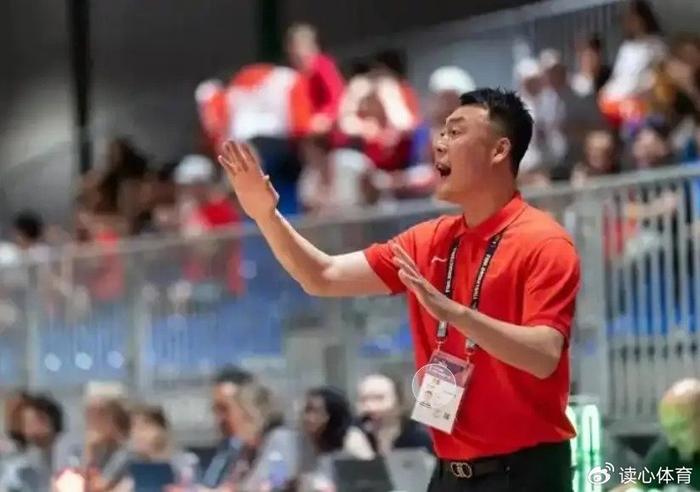 JIUYOU体育-广东名帅被喊下课，辽宁续约3冠功勋，山东报价2米06中锋