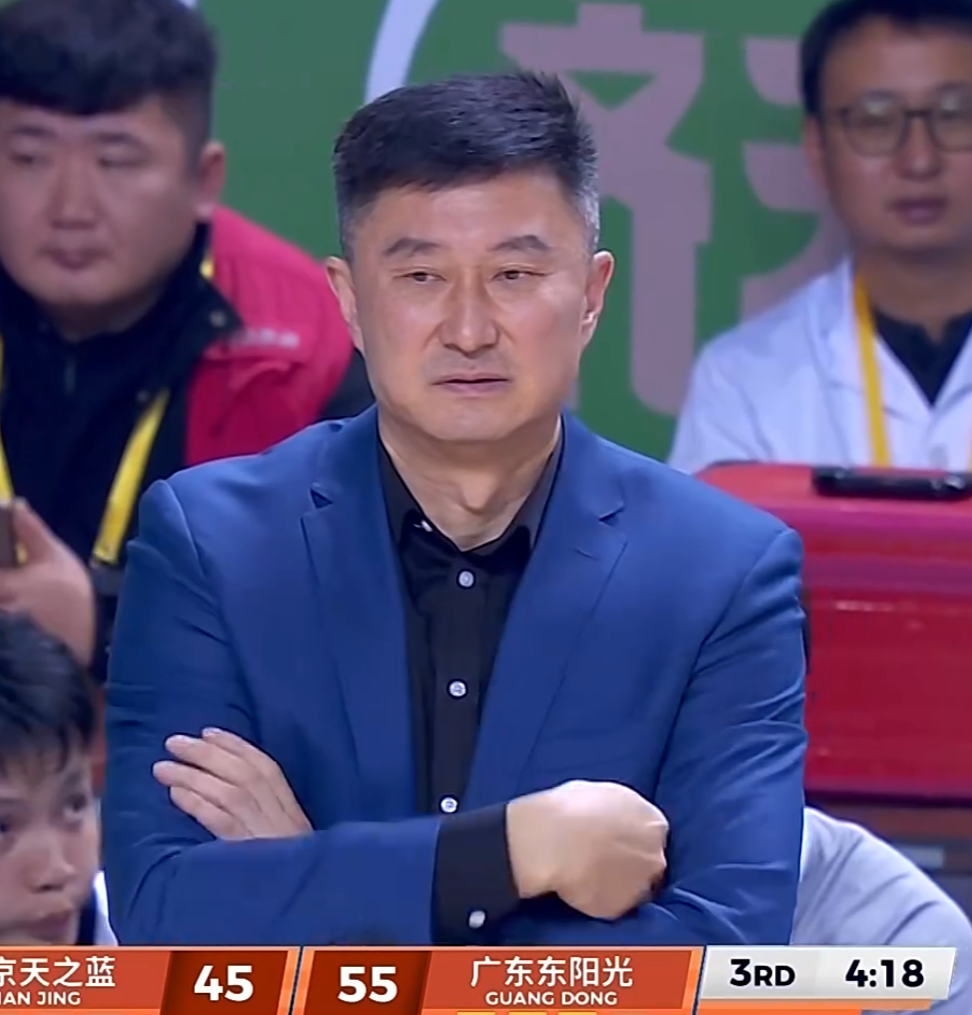 广东迎来终局之战！杜锋接受大考，胡明轩证明自己，徐杰逆转关键